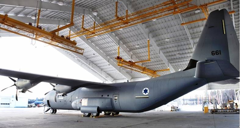 In Israele, una donna pilota per la prima volta ha guidato uno squadrone