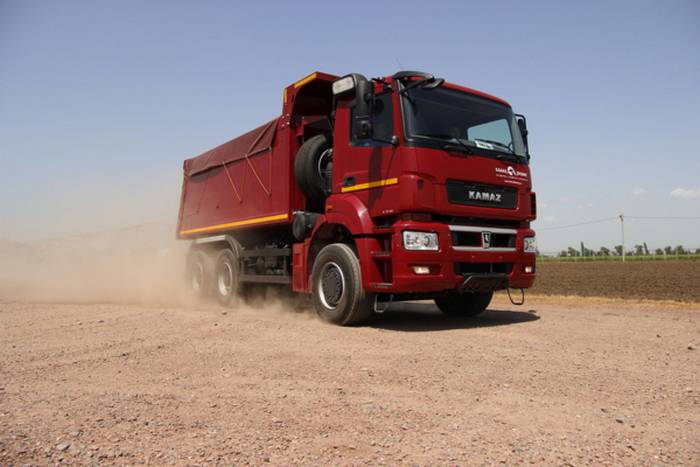 KAMAZ lieferte die erste Ladung Lkw auf die Philippinen