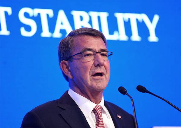 Carter called on NATO to develop a war plan with Russia in case of "invasion of green men"