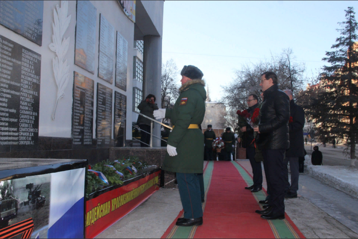 Samara'da Sovyetler Birliği ve Rusya kahramanlarının anısına onur verdi