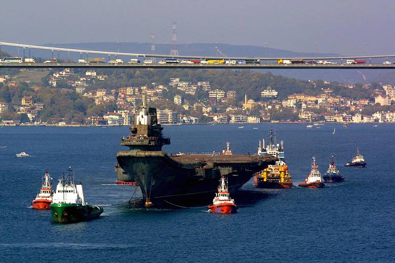 Chantier naval de la mer Noire: “Varyag” se dirige vers l'est