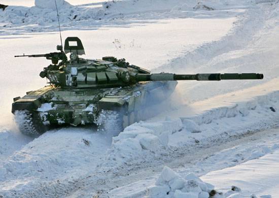 Derinden modernize edilmiş tanklar T-72B3, Güney Askeri Bölge'nin bir kısmı ile hizmete girdi