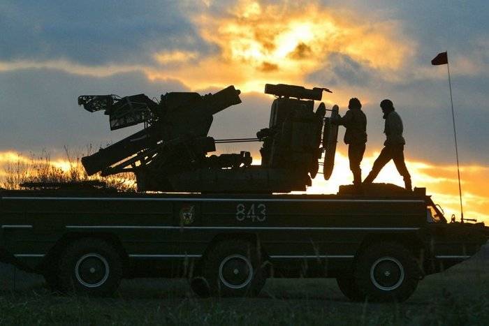 La defensa aérea bielorrusa repelió los ataques aéreos y terrestres.