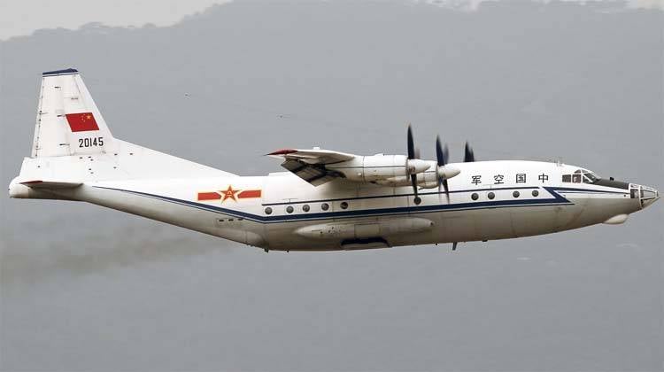 Tankflugzeug stürzt in China ab