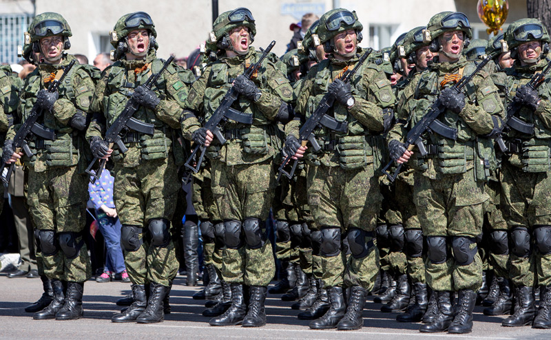 Examen du complexe d'équipements de combat "Warrior"