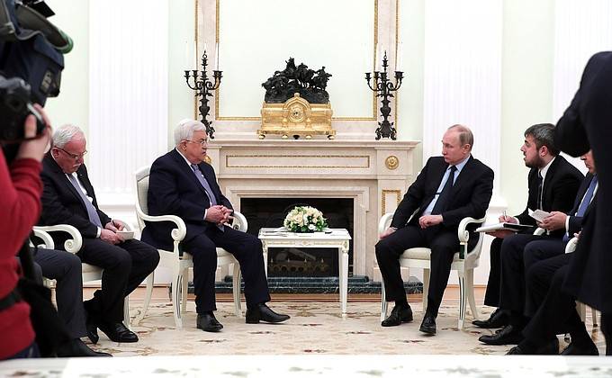 Abbas at a meeting with Putin: Palestine refuses US mediation