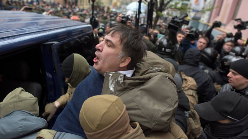 Saakashvili instó a Merkel y la UE a luchar junto con Poroshenko