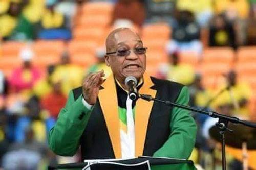 在南非，从总统雅各布祖马的职位中删除