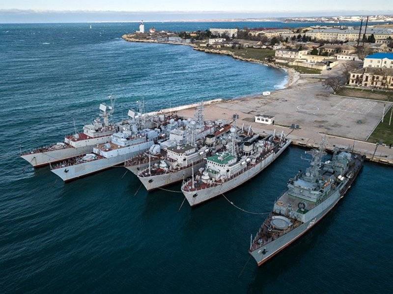 Kiev demanded from Russia to repair the ships left in the Crimea