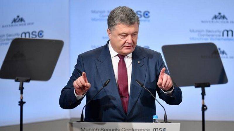 Poroshenko : Donbass에 평화 유지군을 도입하려면 러시아에 "압박"해야합니다