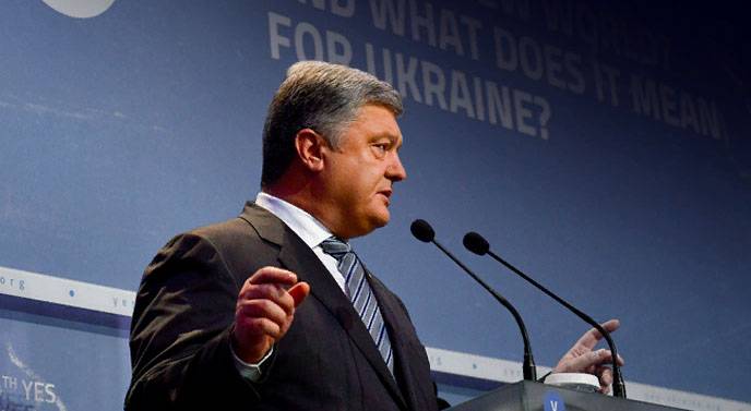 EP deputy from Germany: Poroshenko himself knows why he loses support in Europe