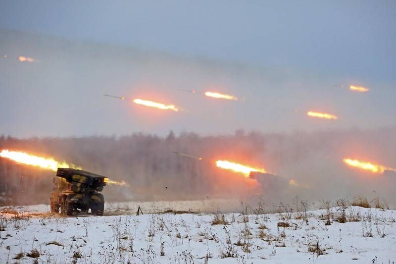 Около 2 тыс. мотострелков подняты по тревоге  в Оренбургской области в рамках учений