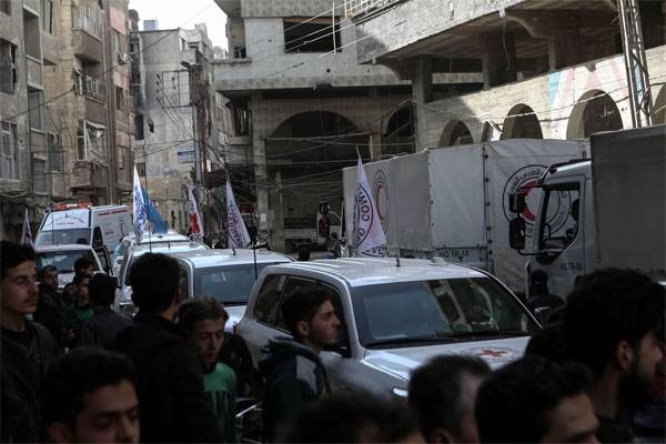 Warga sipil Ghouta Timur berunjuk rasa menentang tindakan militan