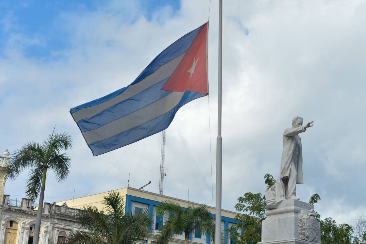 Кубинский испанский. Куба и Колумбия. Национальный герой Кубы. Куба Испания. Министерство иностранных дел Кубы.