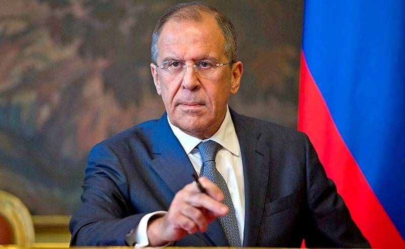 Lavrov : 러시아는 가혹하고 모든 채널을 통해 다마스쿠스에 대한 파업에 대해 미국에 경고했습니다.