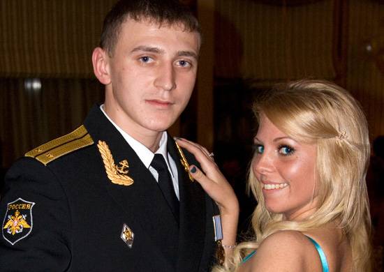 Das russische Verteidigungsministerium wird Ehepartner von Militärangehörigen aus entfernten Garnisonen finanziell unterstützen