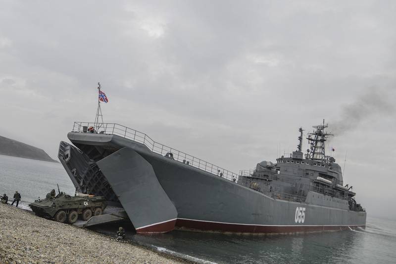 BDK "Oslyabya" Pacific Fleet conducted artillery fire and landed on an unequipped coast