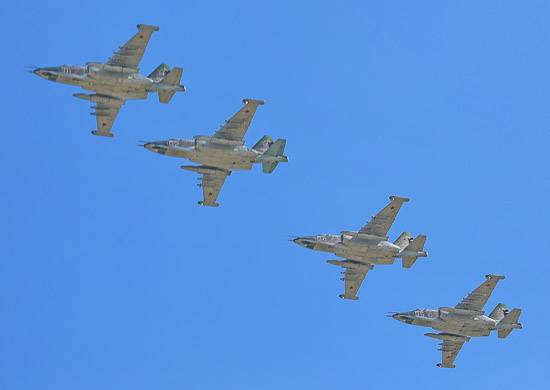 Aviones de ataque del Distrito Militar Supremo destruyeron el convoy del enemigo condicional.