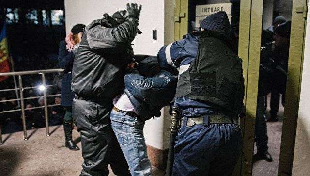 In Chisinau, two dozen provocateurs were identified among the protesters