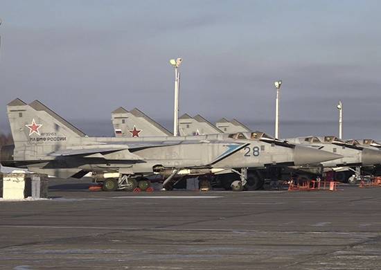 प्रशांत बेड़े के लड़ाकू विमानों ने पहली बार आर्कटिक में हवाई हमले का प्रतिबिंब बनाया