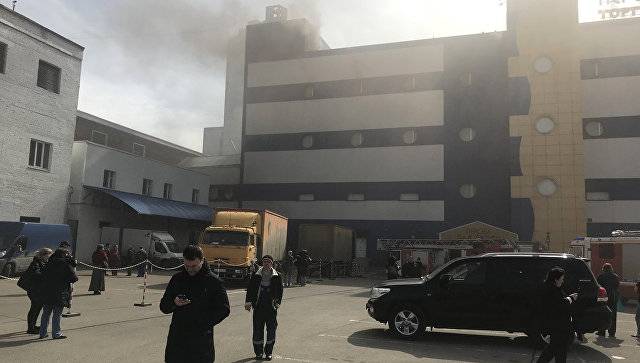 Otro incendio en el centro comercial. Victimas de nuevo