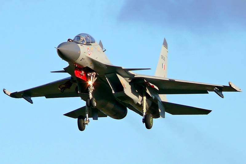 Su-30MKI e Yak-130 "mirados" na América Latina