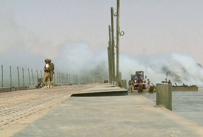 Russian engineers built a bridge over the Euphrates