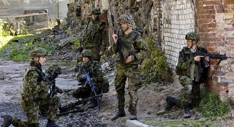 Marteau furieux. L'Estonie commence les exercices militaires en Lettonie