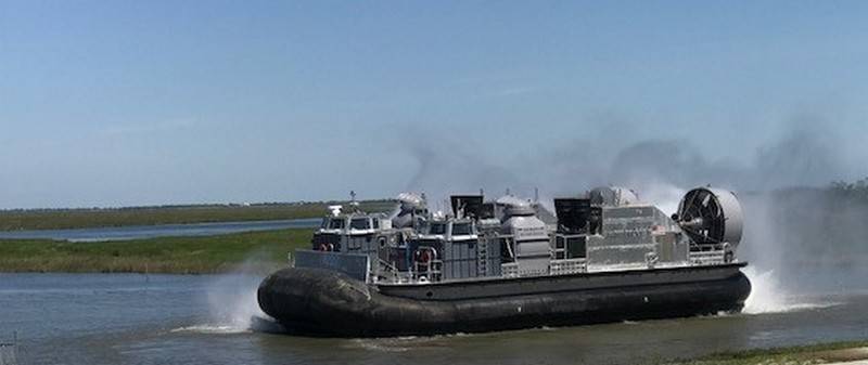 A Marinha dos EUA começou a testar a nova nave de desembarque