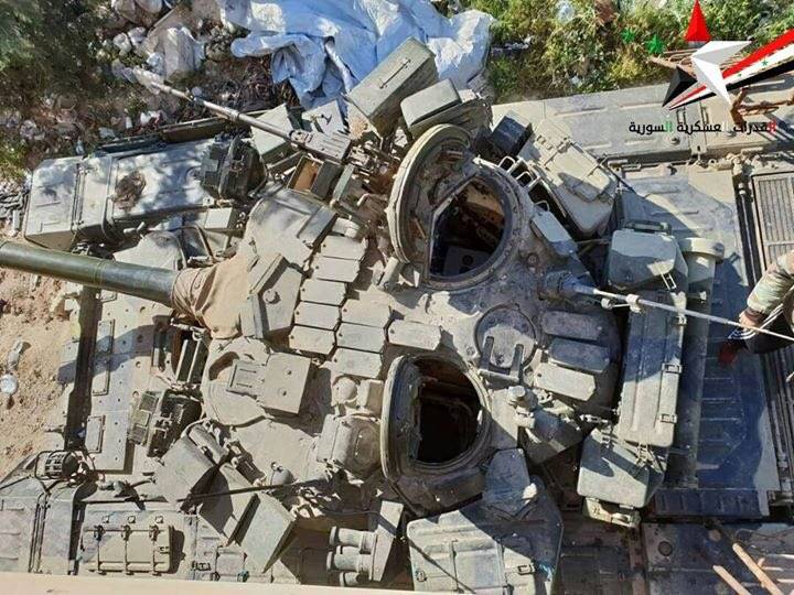 "Commander" T-90 seen in Syria