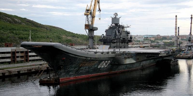 O contrato do estado é assinado. "Almirante Kuznetsov" levantou-se para conserto