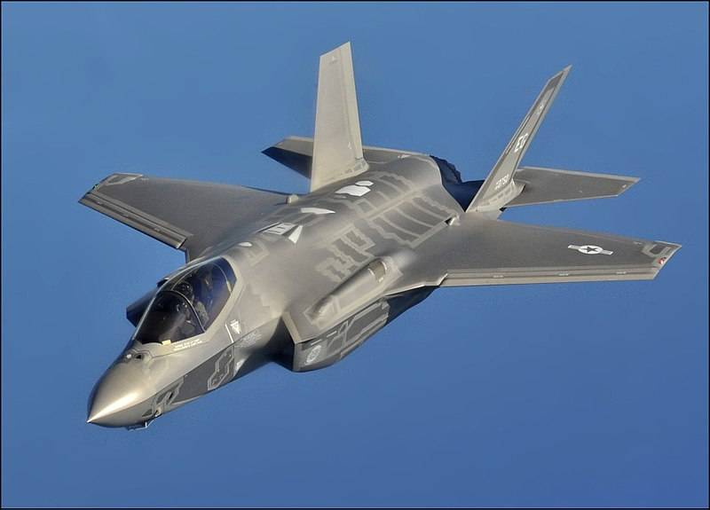 I motivi non sono riportati. L'aeronautica statunitense F-35 si schianta in Giappone