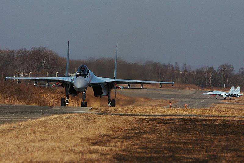 C'est difficile à apprendre, facile à combattre. Les chasseurs de la défense aérienne ont mené des batailles d'entraînement à Primorye