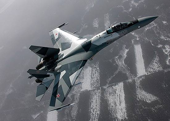 Im Fernen Osten zerstörte eine Su-35S einen simulierten feindlichen Flugplatz