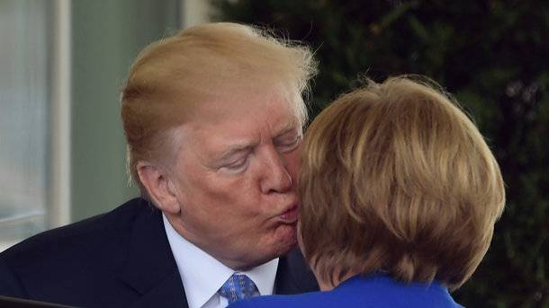 Trumps Kuss. Merkel: Die EU kann sich nicht mehr nur auf die USA verlassen