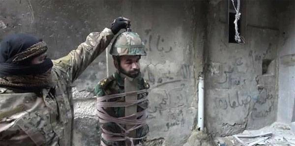 Изощрённая казнь игиловцами пленного офицера САА в Ярмуке. Сирийская армия отомстила