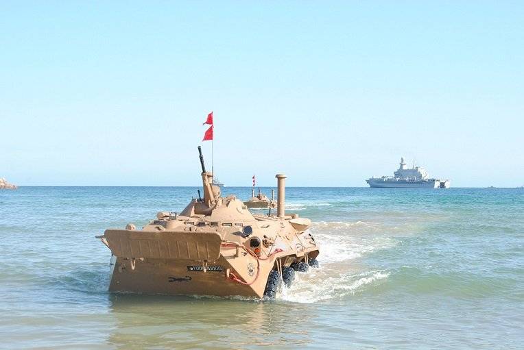 Le BTR-80 algérien en formation