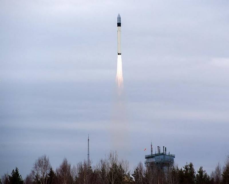 Z rosyjskim wyższym stopniem. Pociski usunięte ze służby wystrzelą satelity w kosmos