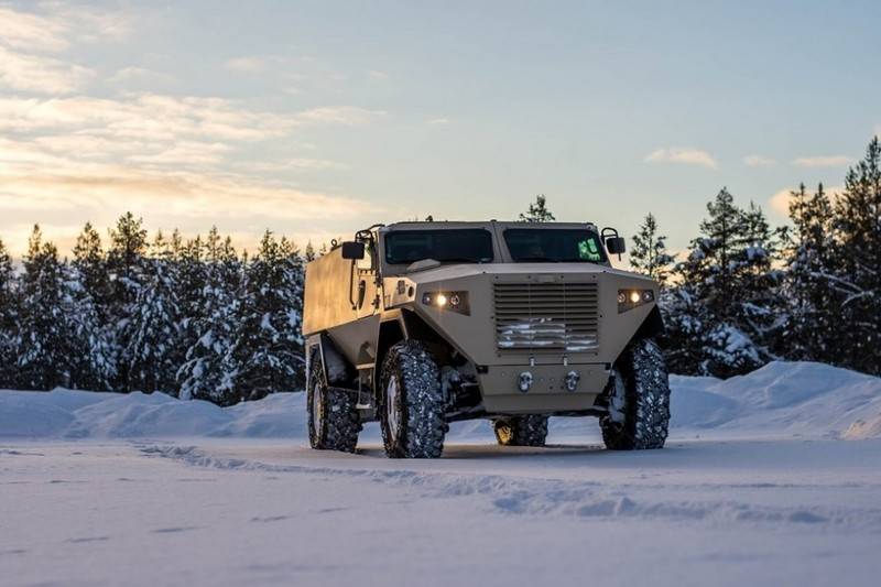 拉脱维亚的四辆SUV。 国防部为军队举行了装甲车招标