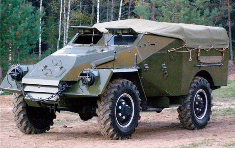 Tentara Indonesia meningkatkan BTR-40 Soviet