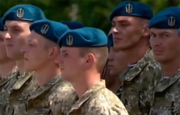 波罗申科选自乌克兰黑色贝雷帽的海军陆战队员