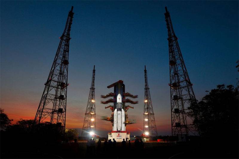 Indien håller på att färdigställa rymdfärjan för månuppdraget Chandrayaan-II. Och hur är det med Ryssland?