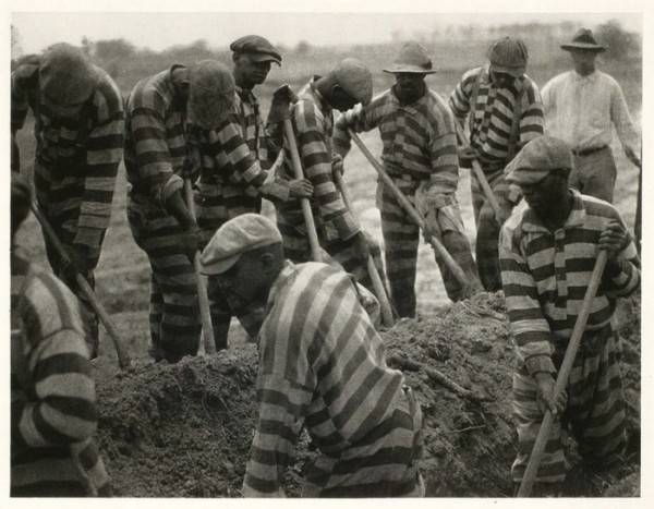 Amerikansk Gulag: gratis arbete för fångar i USA tar fart