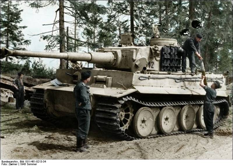 Tank IS-2 lan Tiger. Perang ing kertas lan ing kasunyatan