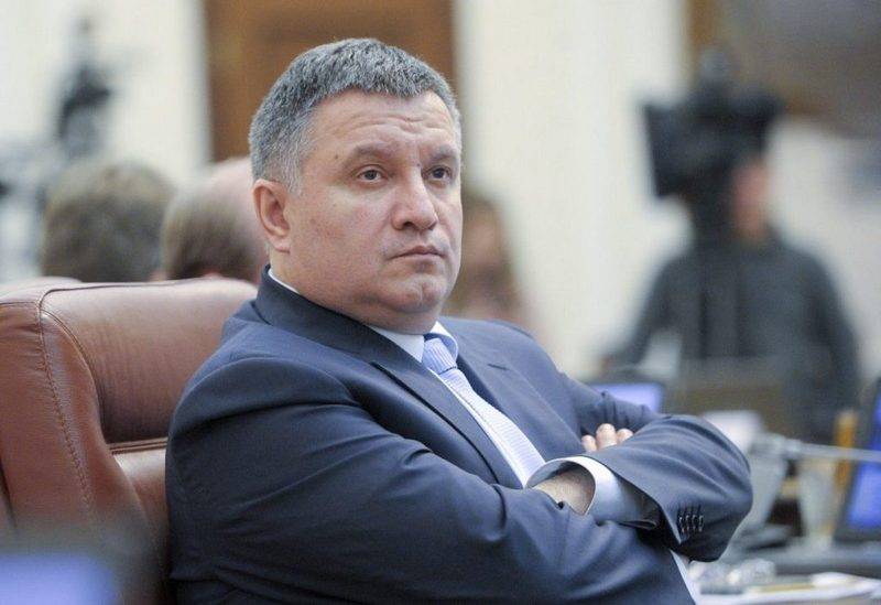 Avakov vaati Minskin sopimusten täydellistä luopumista