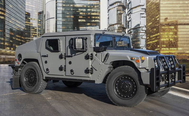 La nuova vita di Humvee: SUV americano modernizzato