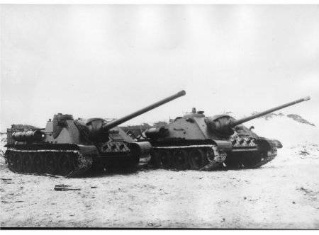 Stories about weapons. SU-100 outside and inside