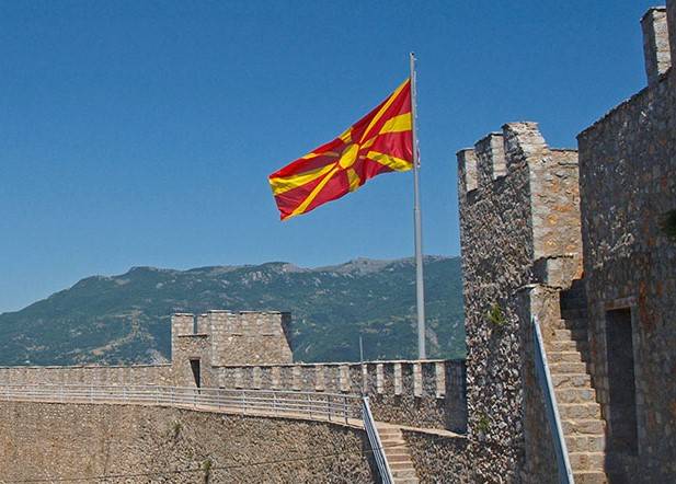 マケドニアの改名条約が署名