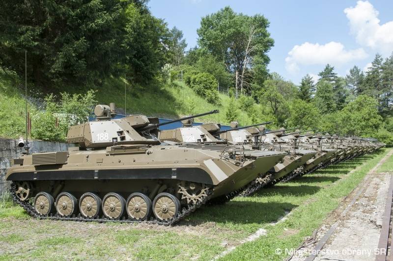Ejército eslovaco armado con BMP-1 modernizado