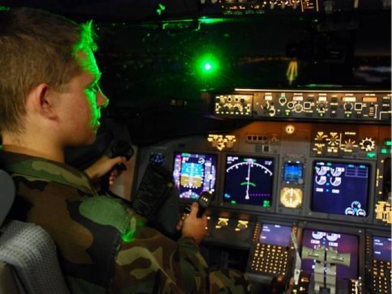 US-Piloten werden im Ostchinesischen Meer weiterhin von Lasern geblendet